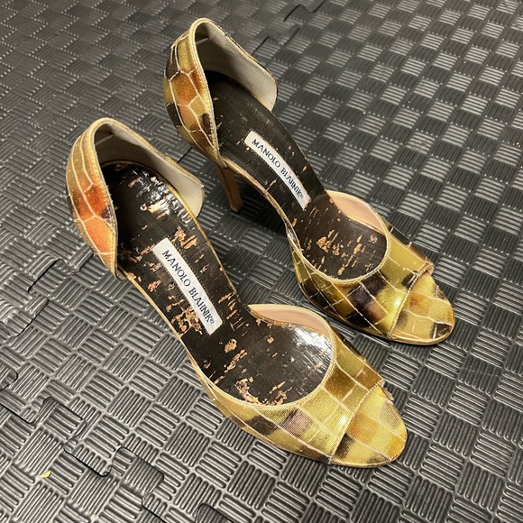 Manolo Blahnik Shoes - Manolo Blahnik Heels